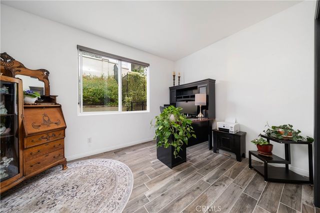 5919 County Oak Road, Woodland Hills, CA 91367