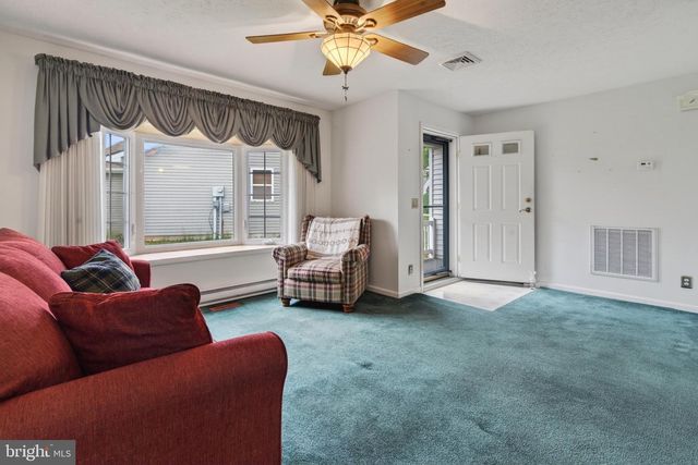 860 TRESTLE CT, Pine Grove, PA 17963