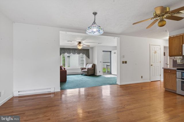 860 TRESTLE CT, Pine Grove, PA 17963
