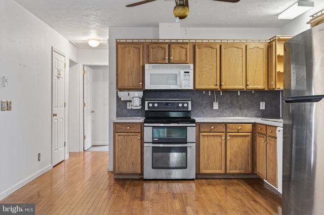 860 TRESTLE CT, Pine Grove, PA 17963