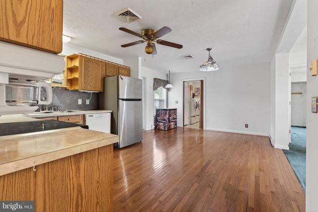860 TRESTLE CT, Pine Grove, PA 17963