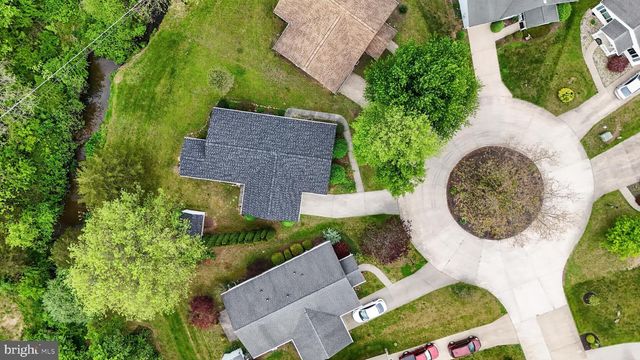 860 TRESTLE CT, Pine Grove, PA 17963