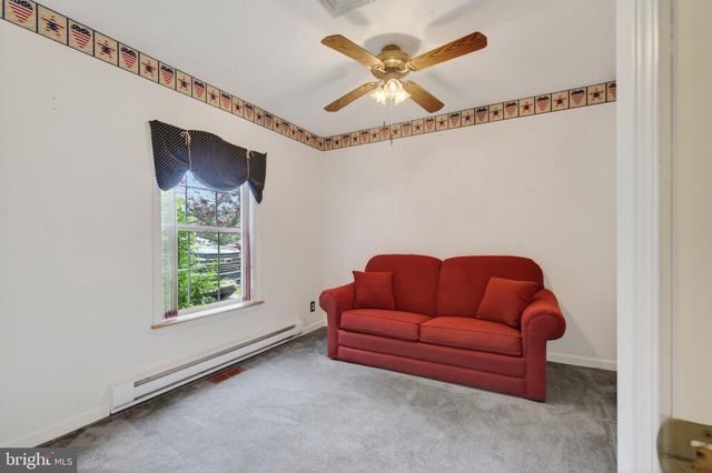 860 TRESTLE CT, Pine Grove, PA 17963