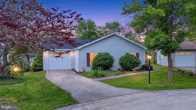 860 TRESTLE CT, Pine Grove, PA 17963