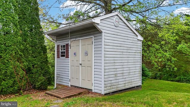 860 TRESTLE CT, Pine Grove, PA 17963