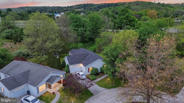 860 TRESTLE CT, Pine Grove, PA 17963