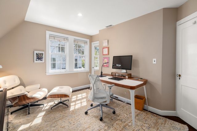 24 Coolidge Avenue, Cambridge, MA 02138