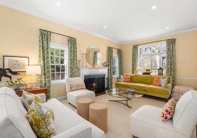 24 Coolidge Avenue, Cambridge, MA 02138