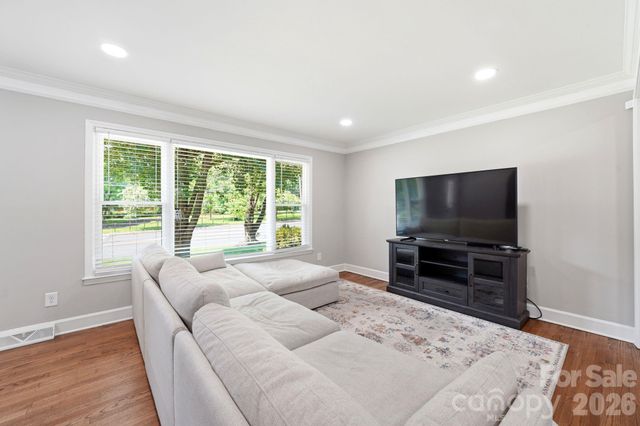 7552 Idlewild Road, Charlotte, NC 28212