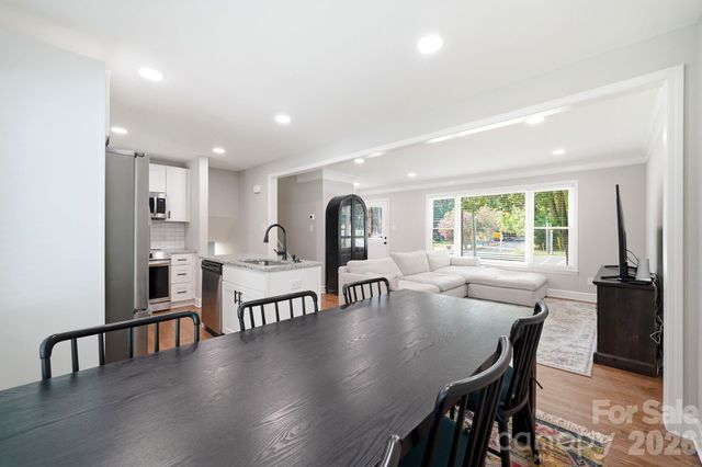 7552 Idlewild Road, Charlotte, NC 28212