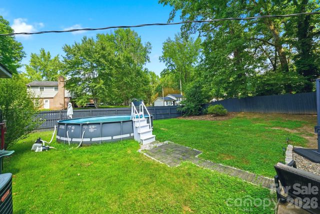 7552 Idlewild Road, Charlotte, NC 28212