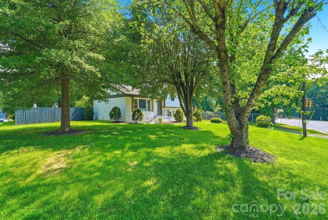 7552 Idlewild Road, Charlotte, NC 28212