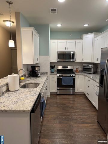 43 Elston Court 303, Wanaque, NJ 07420