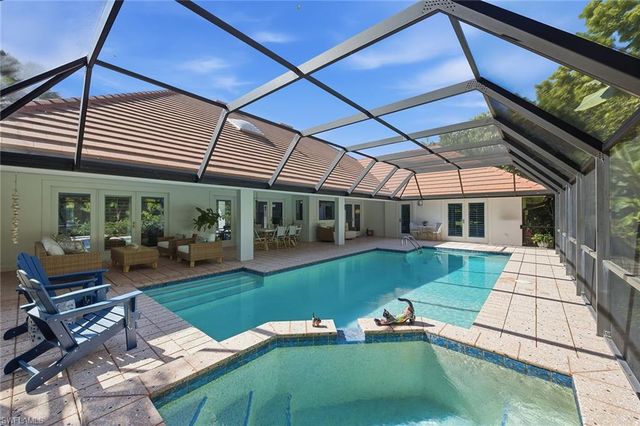 721 Turkey Oak LN, Naples, FL 34108