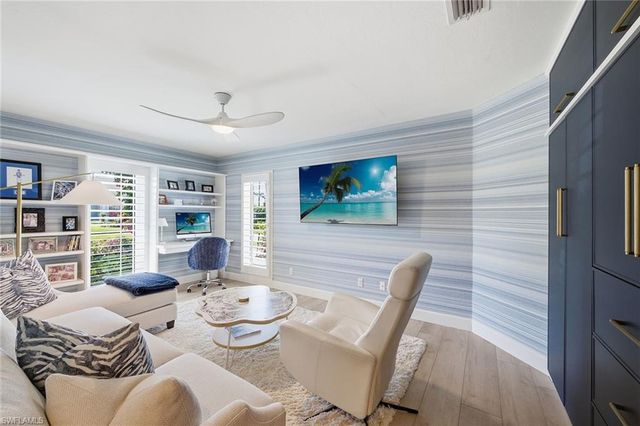 721 Turkey Oak LN, Naples, FL 34108