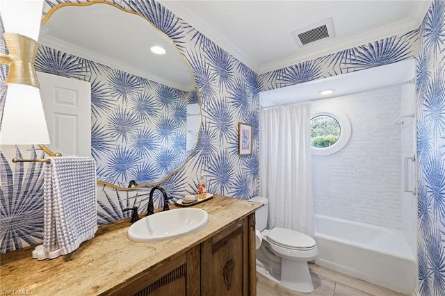 721 Turkey Oak LN, Naples, FL 34108