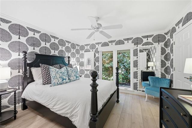 721 Turkey Oak LN, Naples, FL 34108