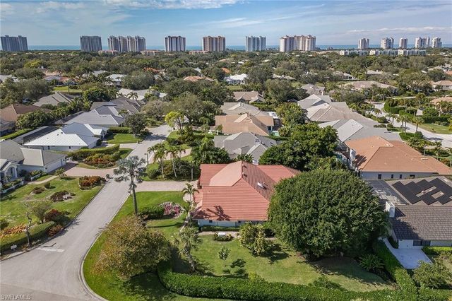 721 Turkey Oak LN, Naples, FL 34108