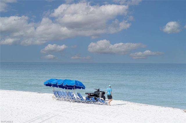 721 Turkey Oak LN, Naples, FL 34108