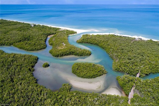 721 Turkey Oak LN, Naples, FL 34108