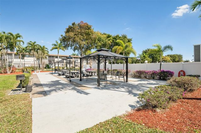 1000 Hillcrest Ct 303, Hollywood, FL 33021