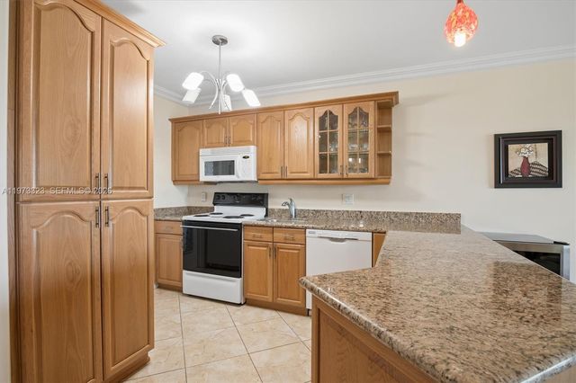 1000 Hillcrest Ct 303, Hollywood, FL 33021