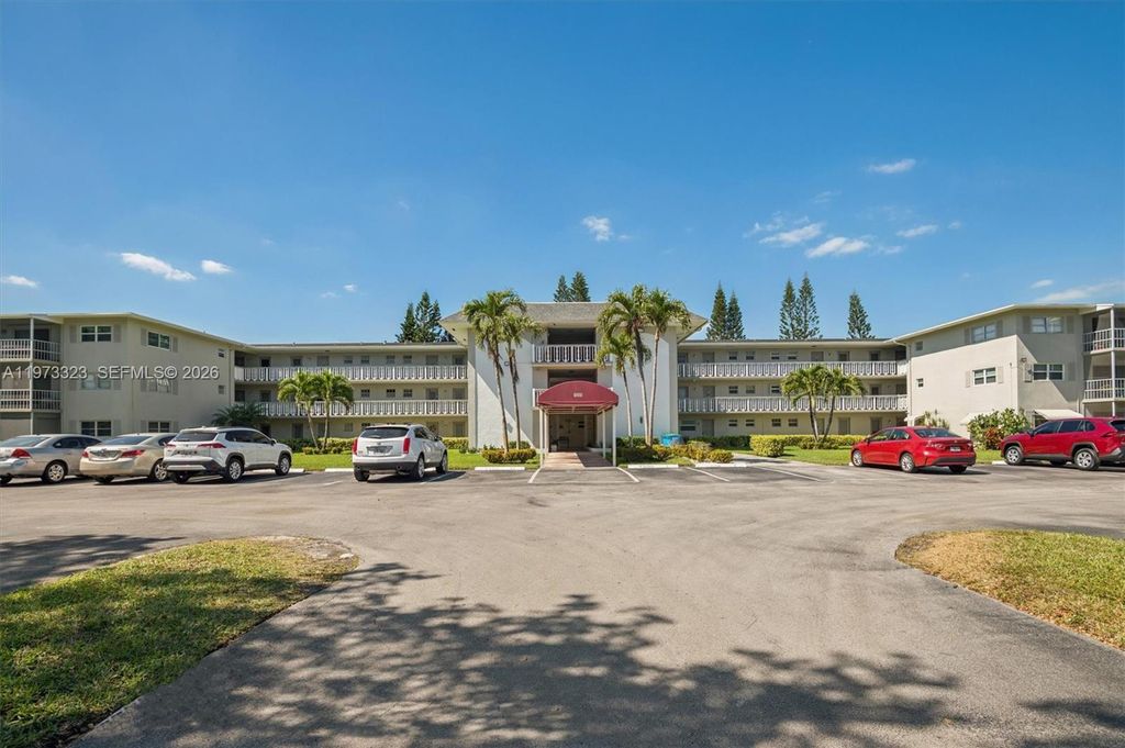 1000 Hillcrest Ct 303, Hollywood, FL 33021