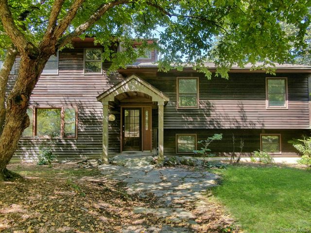 104 North Garden Drive, Pawling, NY 12564
