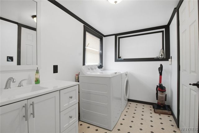 60 Fay Street, Orchard Park, NY 14127