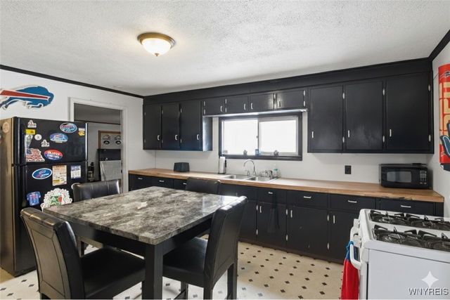 60 Fay Street, Orchard Park, NY 14127