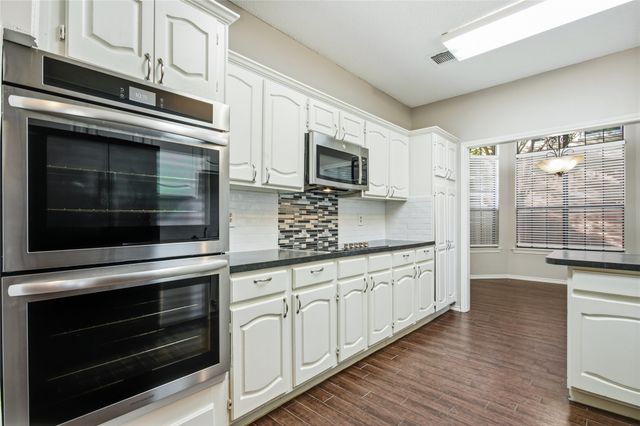 2115 Fawn Ridge Trail, Carrollton, TX 75010