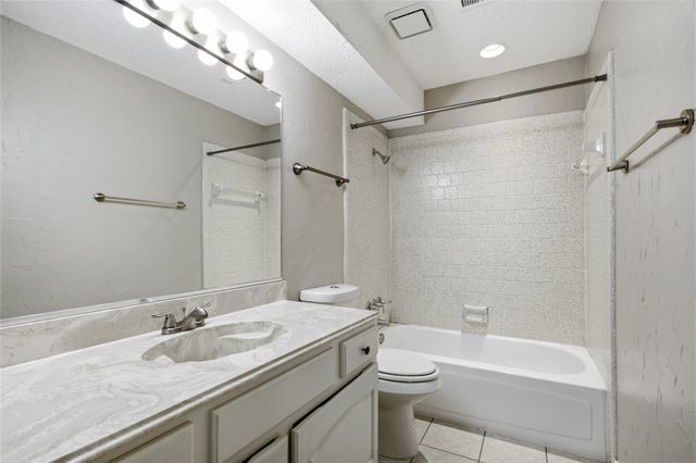 2115 Fawn Ridge Trail, Carrollton, TX 75010