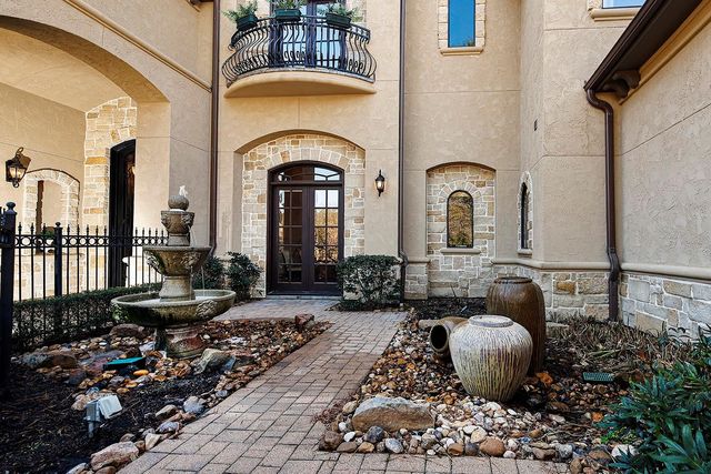 134 S Tranquil Path, The Woodlands, TX 77380