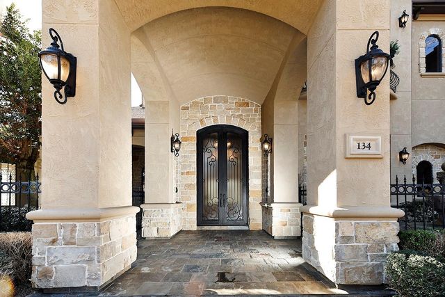 134 S Tranquil Path, The Woodlands, TX 77380