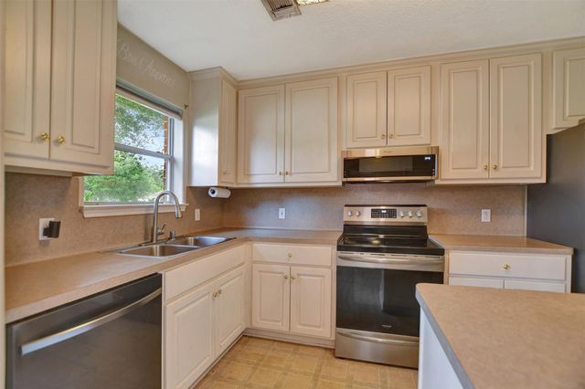 16400 Many Trees Lane, Conroe, TX 77302