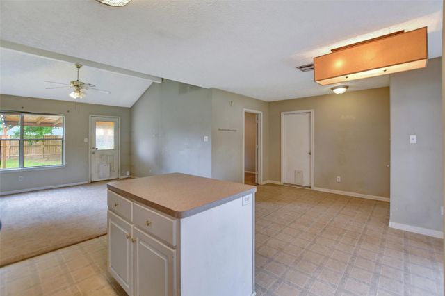 16400 Many Trees Lane, Conroe, TX 77302