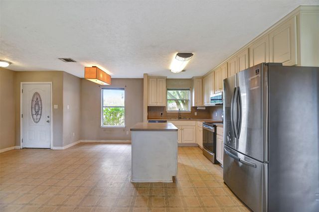 16400 Many Trees Lane, Conroe, TX 77302