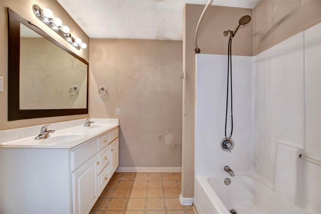 16400 Many Trees Lane, Conroe, TX 77302