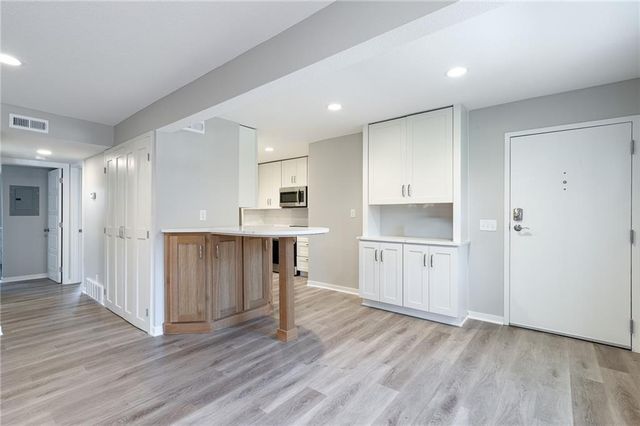 6206 Robinson Street 1, Overland Park, KS 66202