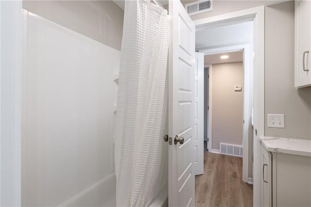 6206 Robinson Street 1, Overland Park, KS 66202