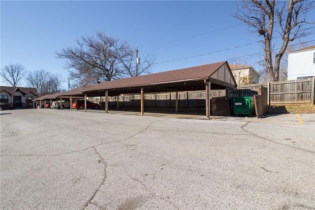 6206 Robinson Street 1, Overland Park, KS 66202
