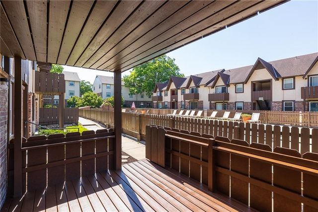 6206 Robinson Street 1, Overland Park, KS 66202