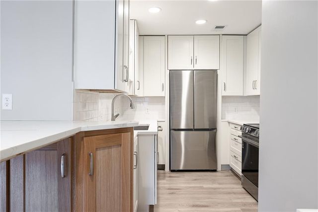 6206 Robinson Street 1, Overland Park, KS 66202