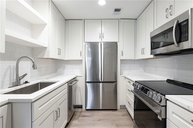 6206 Robinson Street 1, Overland Park, KS 66202