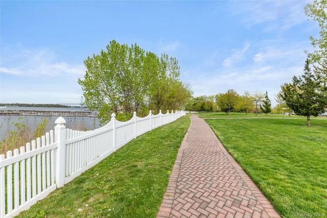 3-15 Endeavor Place A, College Point, NY 11356
