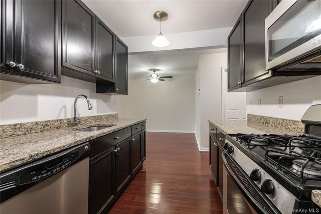 3-15 Endeavor Place A, College Point, NY 11356