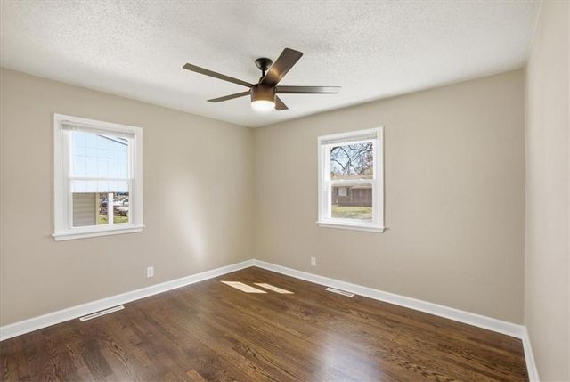 2510 S Crescent Avenue, Independence, MO 64052