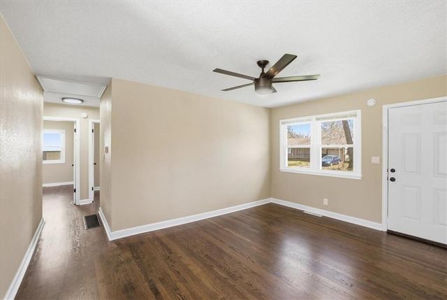 2510 S Crescent Avenue, Independence, MO 64052