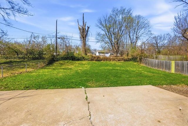 2510 S Crescent Avenue, Independence, MO 64052