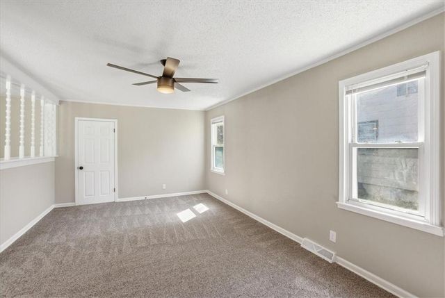 2510 S Crescent Avenue, Independence, MO 64052